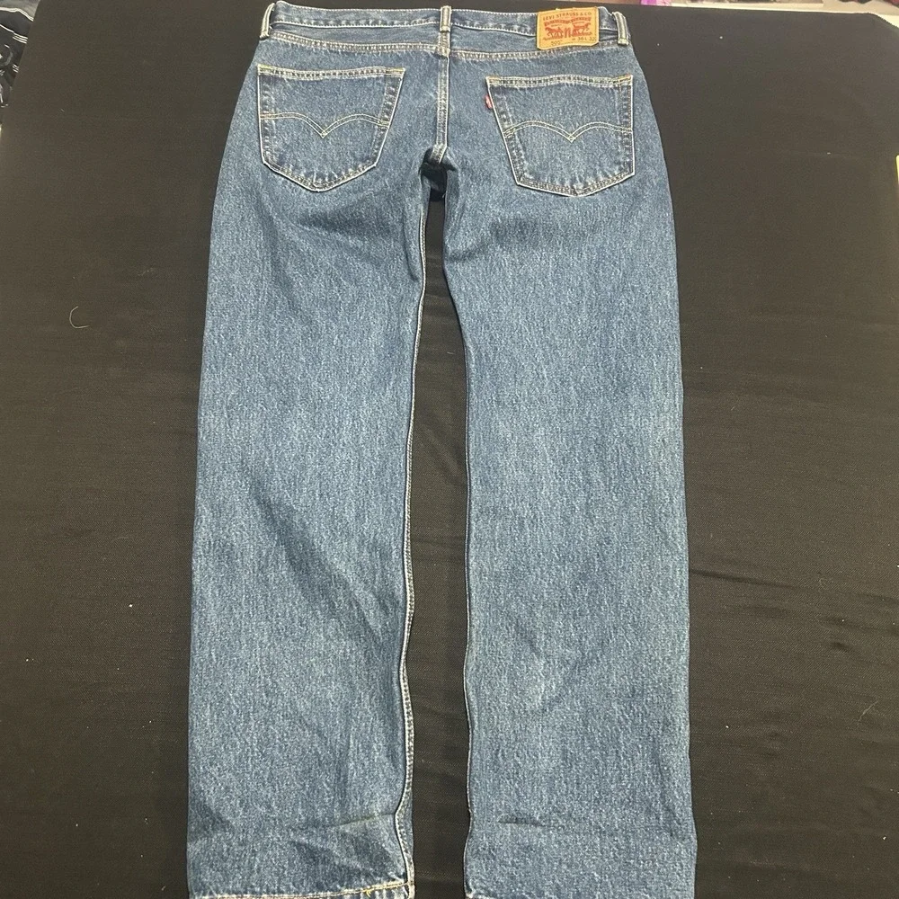 Levis zip closed